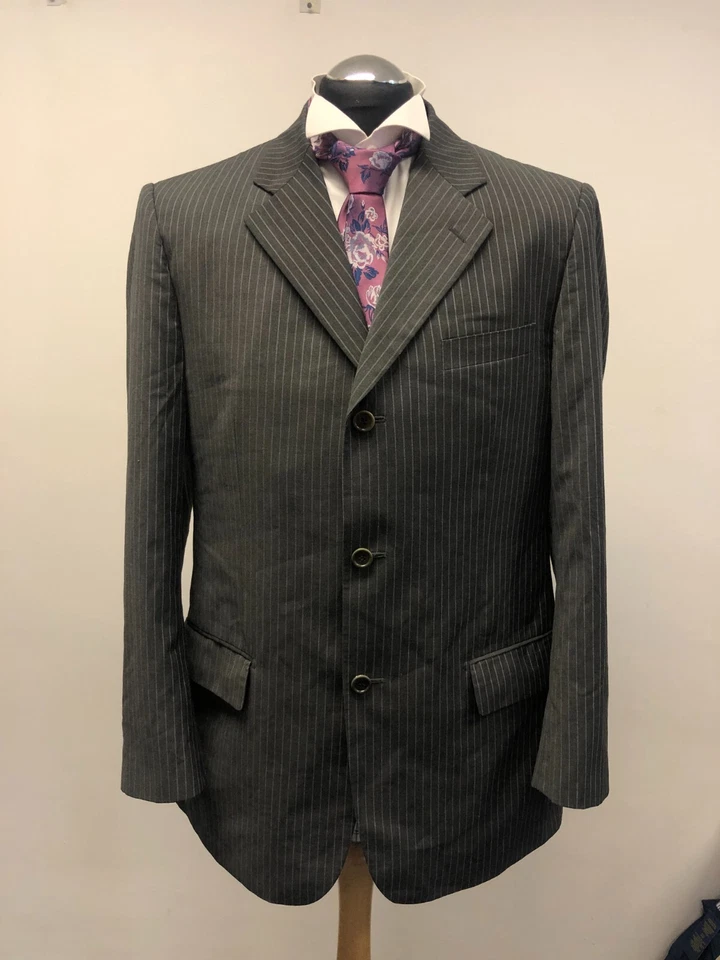 PIERRE CARDIN 2PC SUIT SUPER 120'S WOOL BLEND IN GREY STRIPE 44R TRS W39 L29 EC - Image 2 of 4