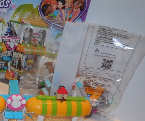 LEGO FRIENDS HEARTLAKE CITY DOWNTOWN ANIMAL PET CLINIC CENTER 41345 MIA COMP LOT - Picture 4 of 12