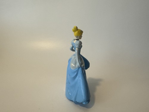 "Pequeña figura de plástico de Cenicienta de Disney princesa miniatura coleccionable 2""" - Imagen 4 de 6
