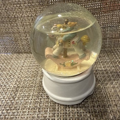 Vtg Snow/glitter Globe Music Box Plays Do Re Mi