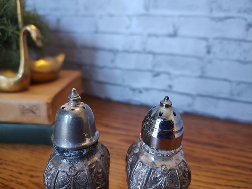 Antique Vintage Style Silver Plate Salt/Pepper Shakers Silver USA Claw Marked - Picture 4 of 13