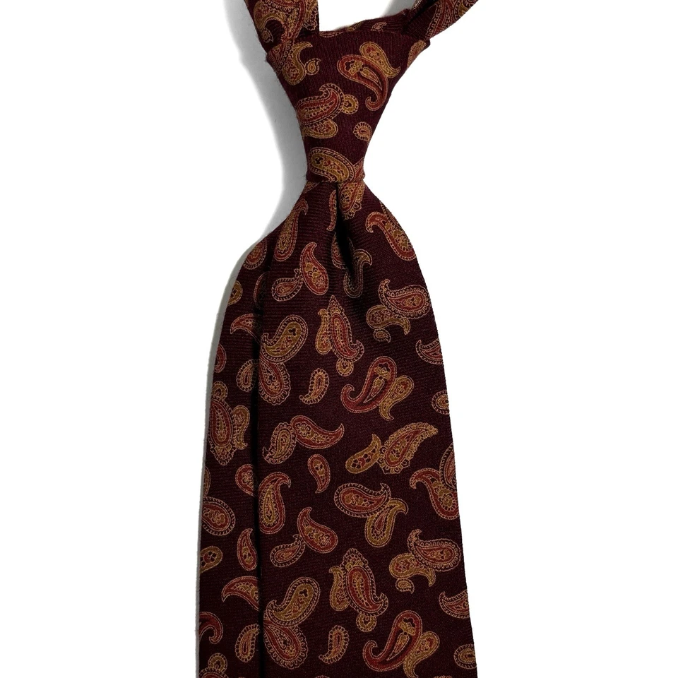 Gravata Challis de lã paisley borgonha e dourada (autoponta) - Imagem 2 de 4