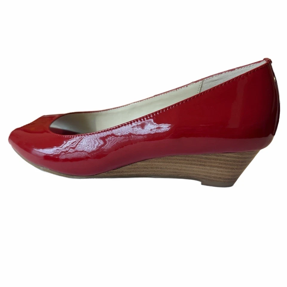 Zapatos de cuña Markon para mujer de charol rojo punta abierta 8 1/2 Foto 4 de 4