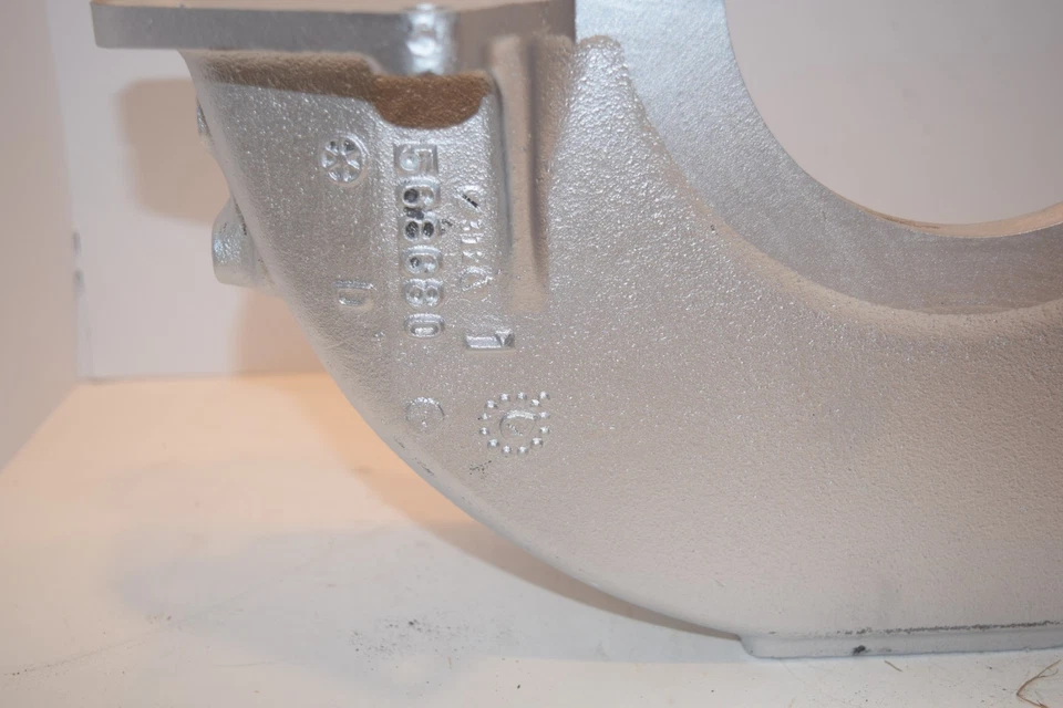 1957 1958 OLDSMOBILE 88 98 BELLHOUSING LOWER STARTER HOUSING 568680 -#C14 - Image 2 of 4