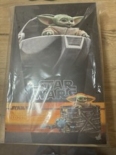 Hot Toys The Mandalorian TMS043 Grogu 1/6th Scale Collectible Set