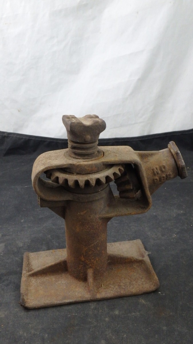 Early 1900's Antique Cast Iron Automobile Car Screw Jack SJ 300