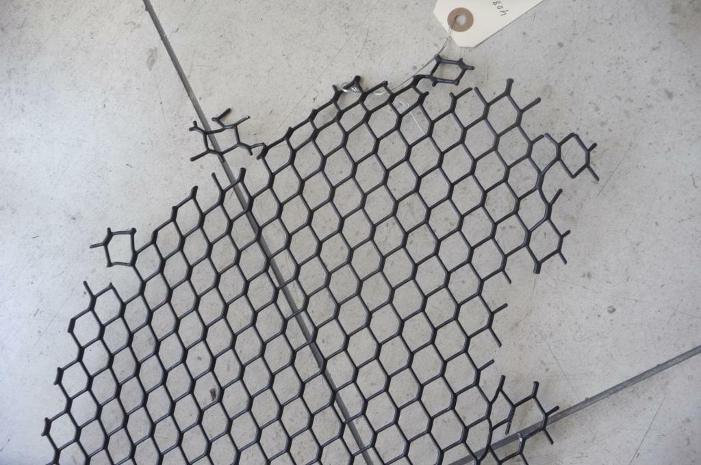 2018-2021 Ferrari 812 Superfast/GTS Front Bumper Central Mesh 88825200 OEM A1
