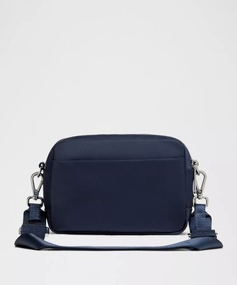 Everywhere Crossbody Bag 2L Metal Hardware