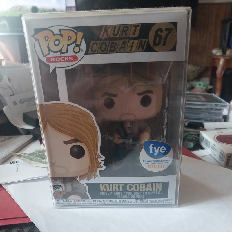 Kurt Cobain - FYE Exclusive - Rocks Vaulted Funko Pop 67 With Protector