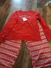 Avon Women's Christmas PJ Set Size Small (New )Pants Has Pockets nice xmas gift