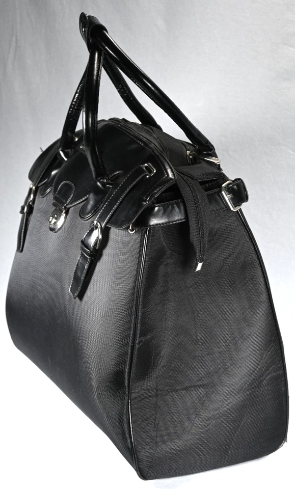 Bolsa de transporte de viaje con ruedas negra Adrienne Vittadini con asa telescópica Foto 4 de 4