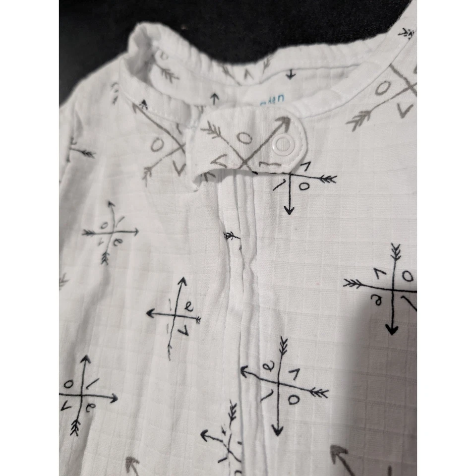 Pijamas para dormir Aden + Anais 6-9 meses blanco gris flechas LOVE algodón tejido cremallera frontal Foto 4 de 4