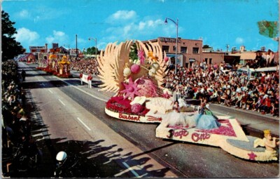 Pasadena CA Tournament Roses Parade Float Page One 1958 Order postcard NQ13