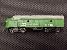 Bachmann HO F7 DUMMY Locomotive BN #9710, Nice shell, Light works