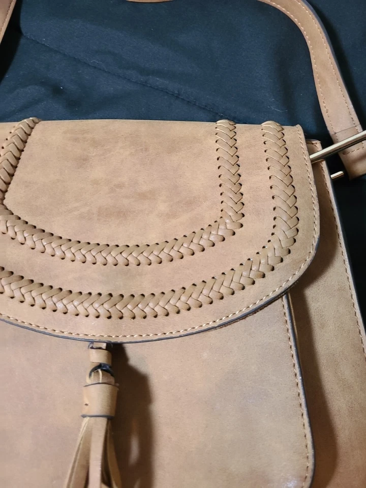 Bolso Franco Sarto Bandolera Rex Sillín Flecos Western Boho Acentos Tostados y Metal Foto 3 de 4