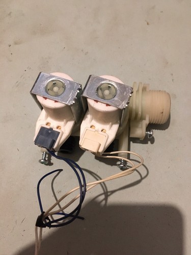 Hotpoint SWMD8437 Waschmaschine - Wassereinlassventil Doppelventil 62214P