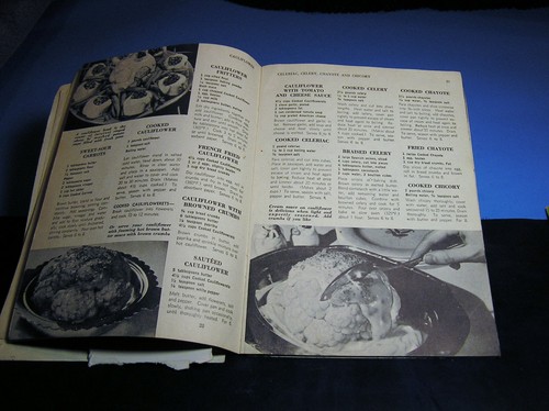 Vtg Culinary Arts Ins. Cookbooks-Casseroles+ 50 Ways to serve Fresh Vegetables - Picture 4 of 11