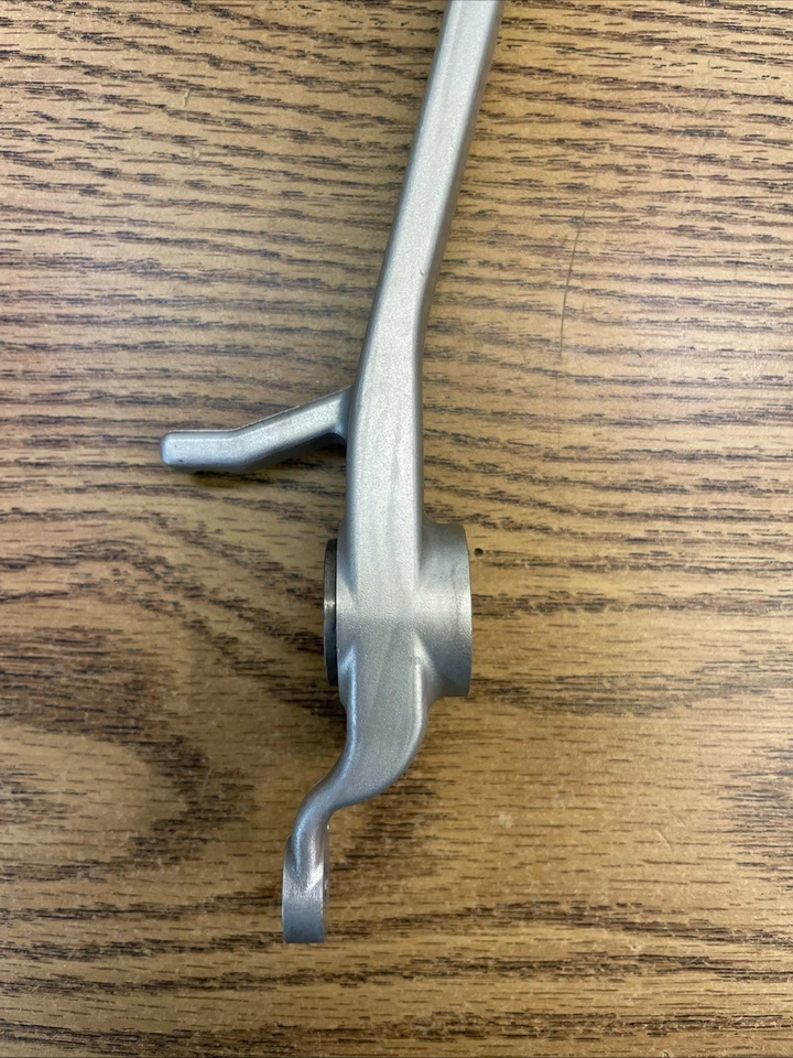 BMW R1200RT 2014 A 2018 PIEZA PEDAL FRENO # 35218534746 Foto 3 de 4