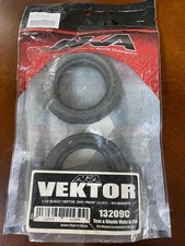 AKA Racing 13209C 1/10 Buggy Vektor 2WD Front Clay (2)