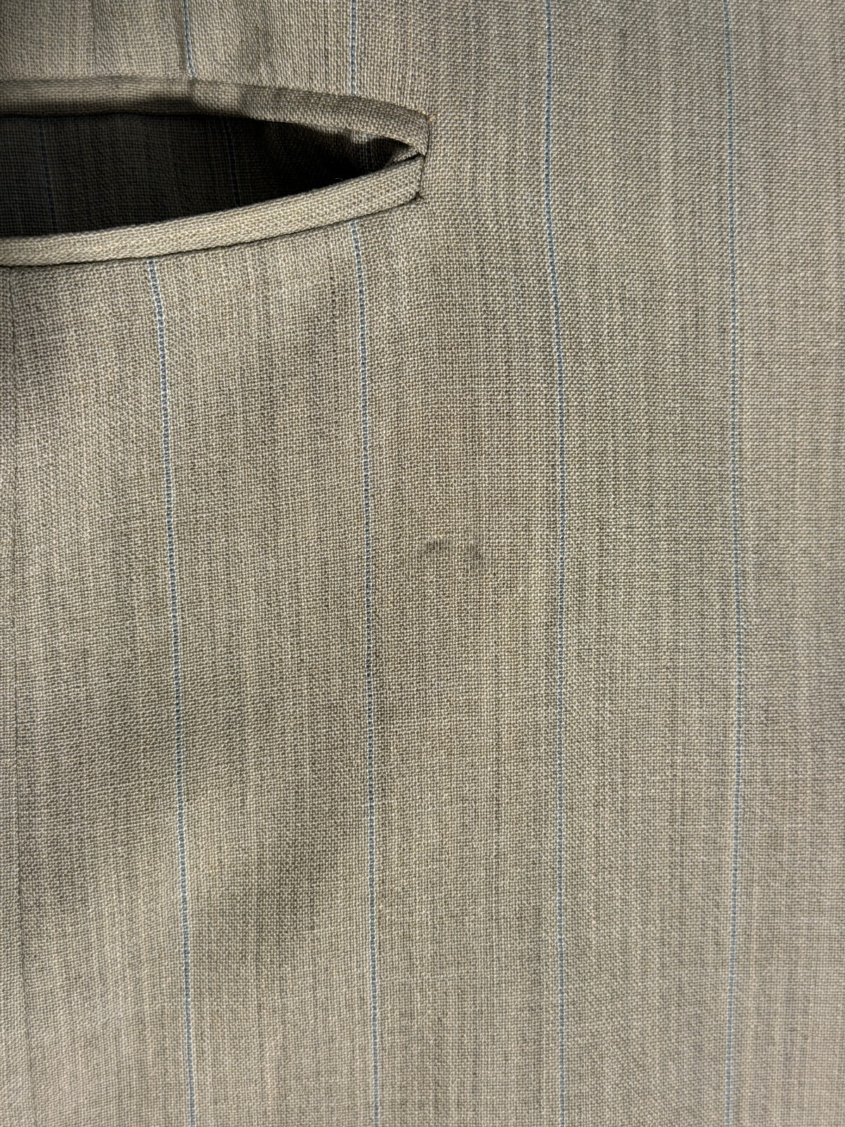 Vintage Hugo Boss Mens Suit 54R Beige Pinstripe Wool Pleated Cuffed Pants Italy thumbnail 8