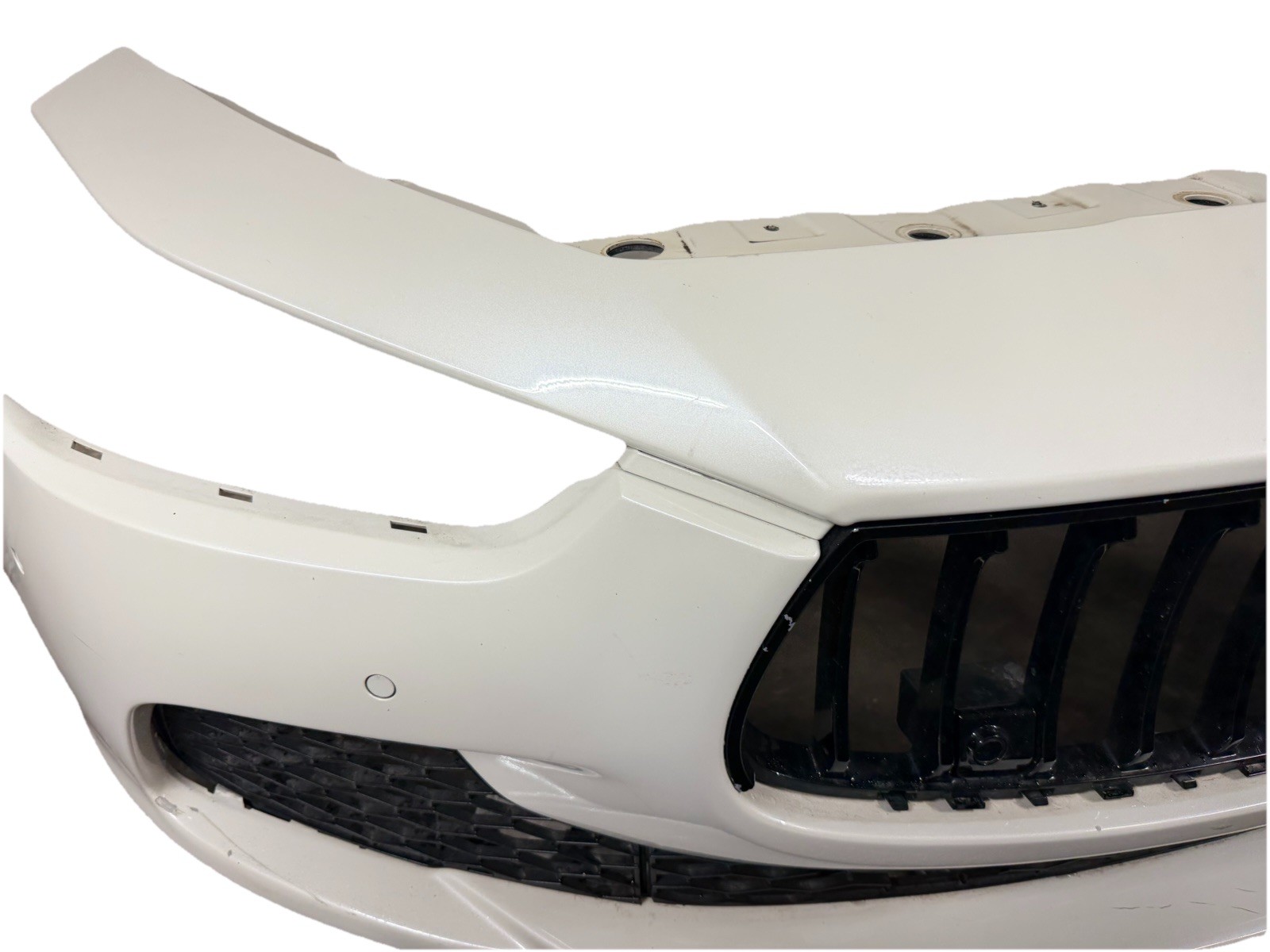  14-17 Maserati Ghibli Front Bumper Cover Complete W/Grills & Sensor White OEM