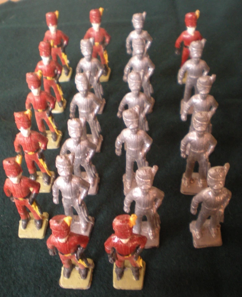 Lot of 22 Vintage Lead Soldiers 9 Painted 13 Unpainted - image 2 of 4