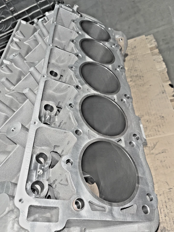NEW Dodge Viper 8.4 V10 Aluminum Block SRT-10 05037723AA 4th /5th Gen - Изображение 4 из 4
