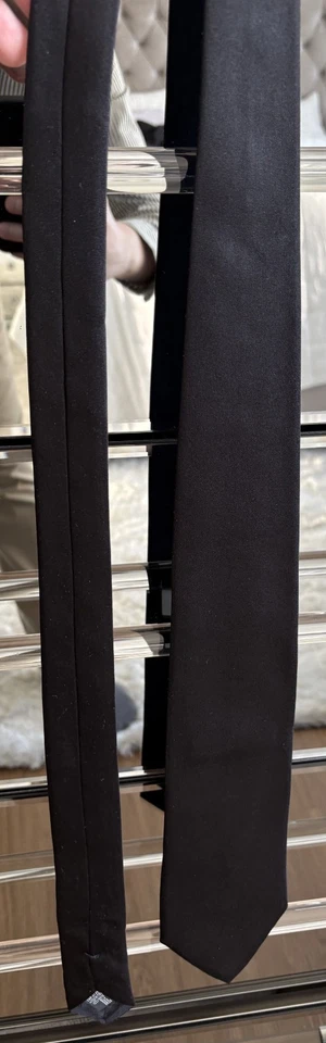 Corbata Armani para hombre 100 % seda negra - solo usada una vez Foto 4 de 4