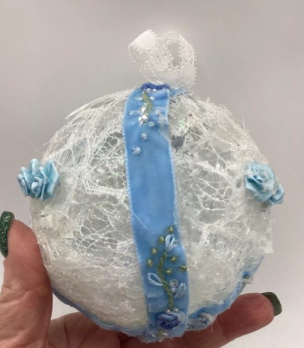 Vintage Handmade Blue & White Lacy Floral Christmas Ornaments Set Of 6 - Picture 19 of 24