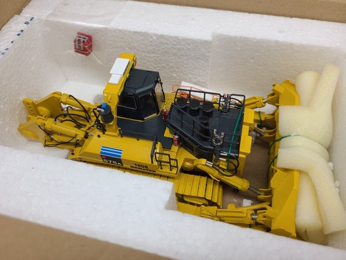 Komatsu D575A SD Super Dozer Ripper - ALCOA HiMoBo 1:50 Scale Model #1009004 New - Picture 8 of 12