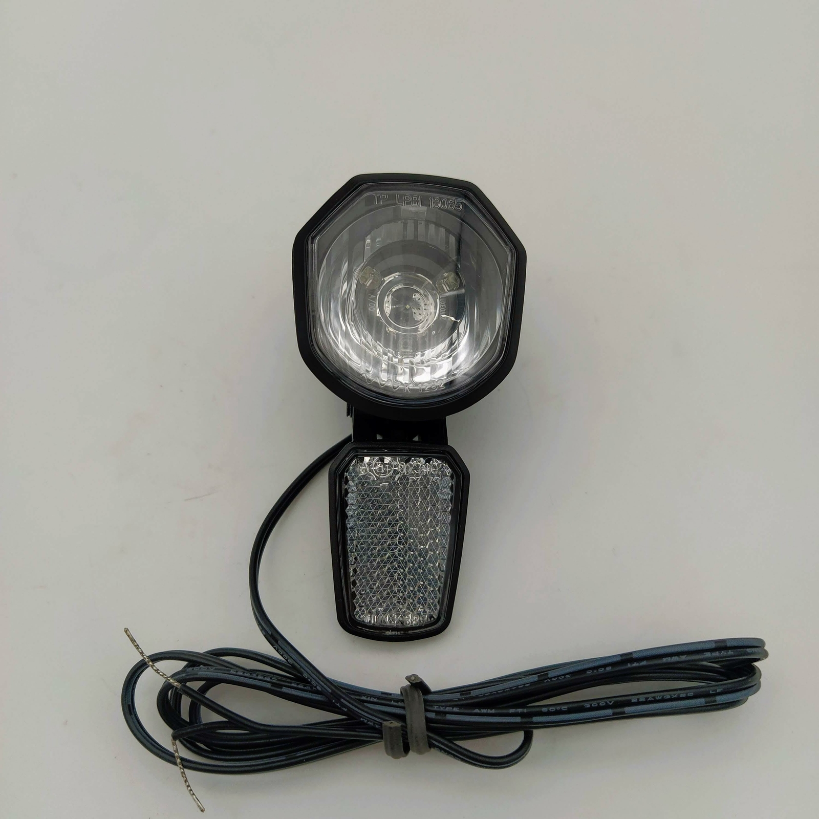 SPANNINGA KENDO + E-BIKE Dynamo Hub 30 LUX/120 LUMENS 6-36VDC Sans Montage