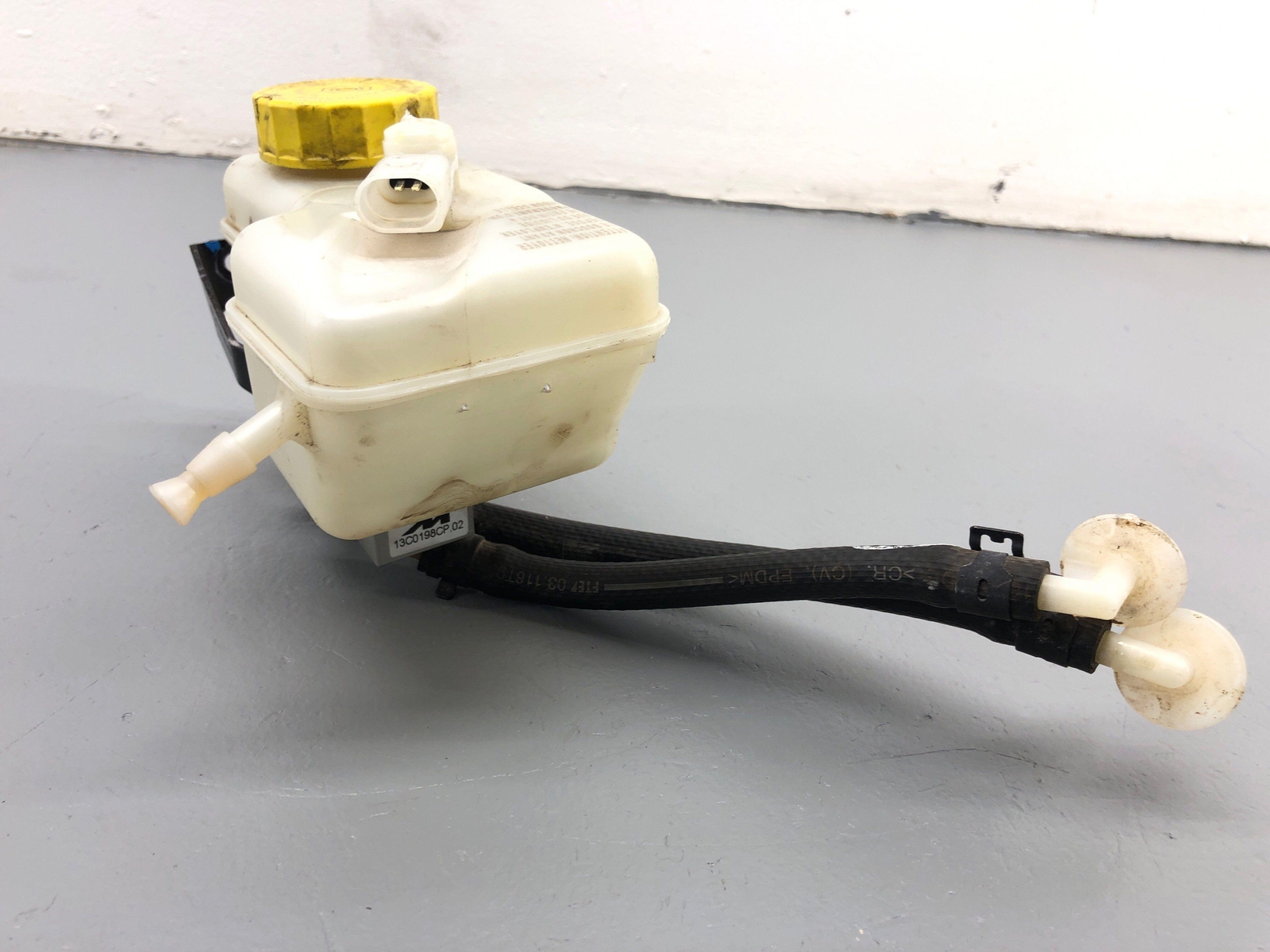 2020-2023 MCLAREN GT ENGINE BRAKE FLUID RESERVOIR OEM 2021 2022
