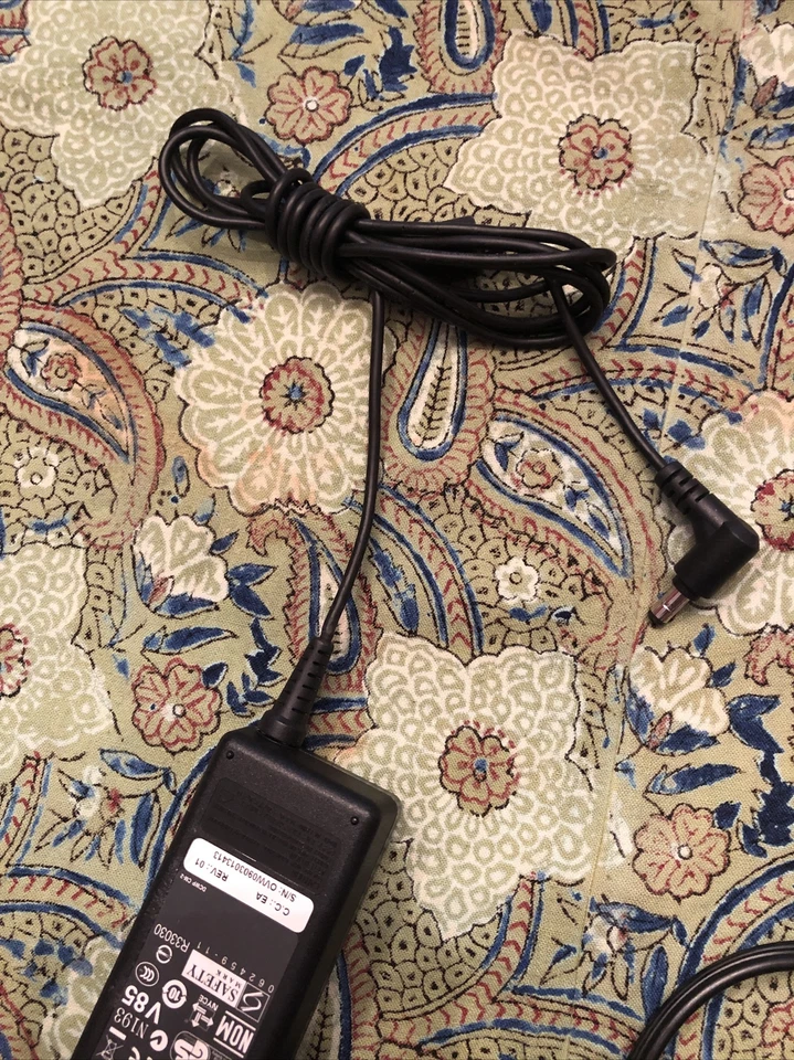 CA ADAPTADOR FUENTE DE ALIMENTACIÓN CABLE CARGADOR PARA GATEWAY ADP65HB BB N193 V85 R33030 USADO EN EXCELENTE ESTADO Foto 3 de 4