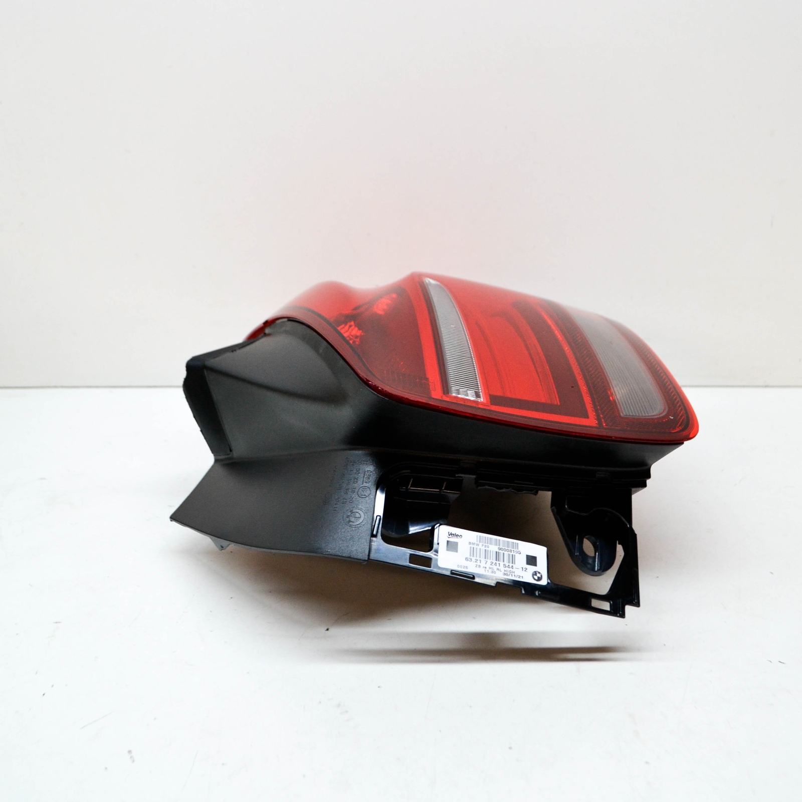 NEW BMW 1 F20 REAR RIGHT TAIL LIGHT 63217241544 7241544 ORIGINAL