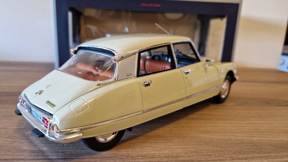 Norev Citroen DS23 Pallas Crema Scala 1/18 Colore Raro - Immagine 2 di 4