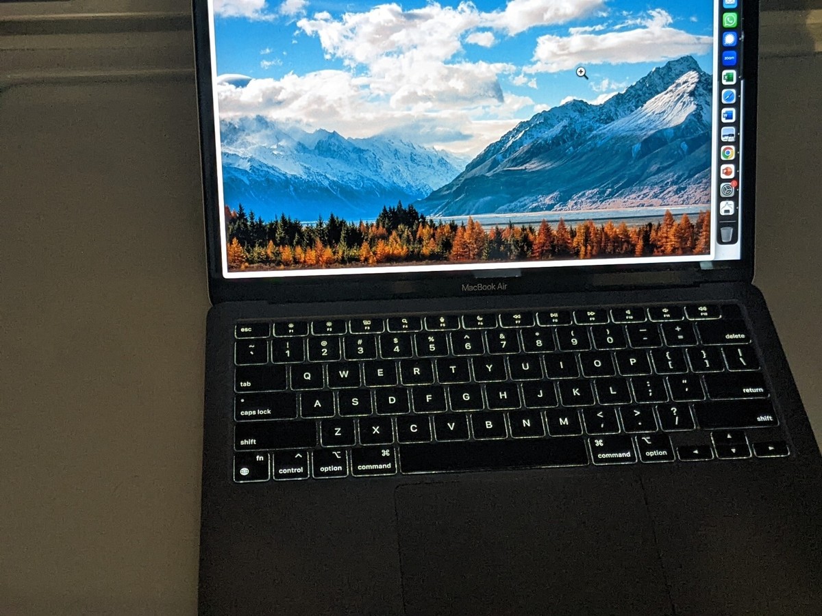 Apple M1 MacBook Air 13-in (512GB, 3.20GHz, 8GB) Space Gray