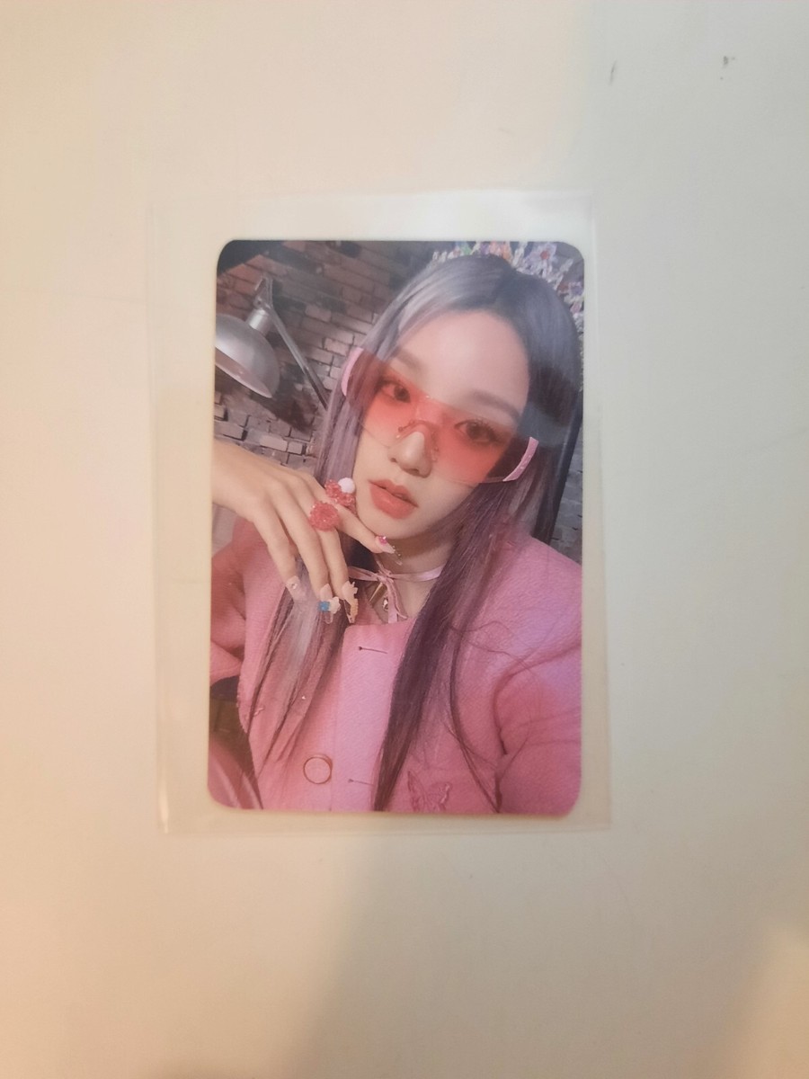 Gidle ウギ　I feel queencard 中国特典　トレカ　kms Gidle ウギ I feel queencard 中国特典 トレカ kms - メルカリ