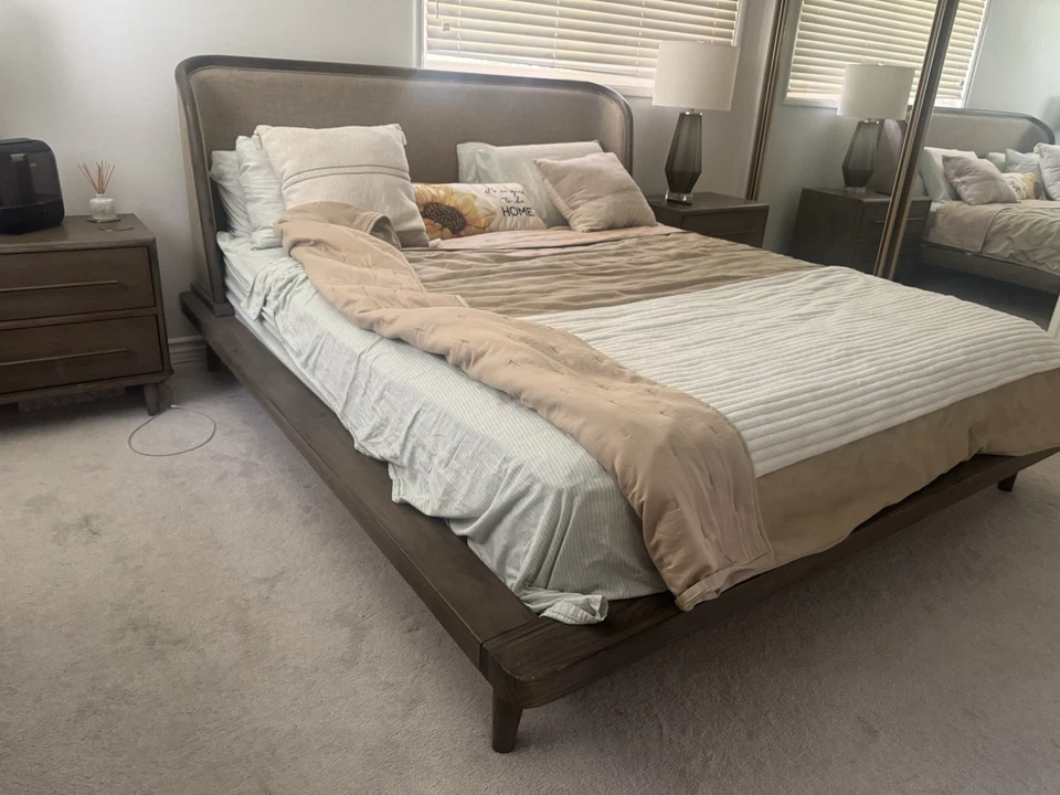 Modus Furniture Cal Cama King Foto 3 de 4