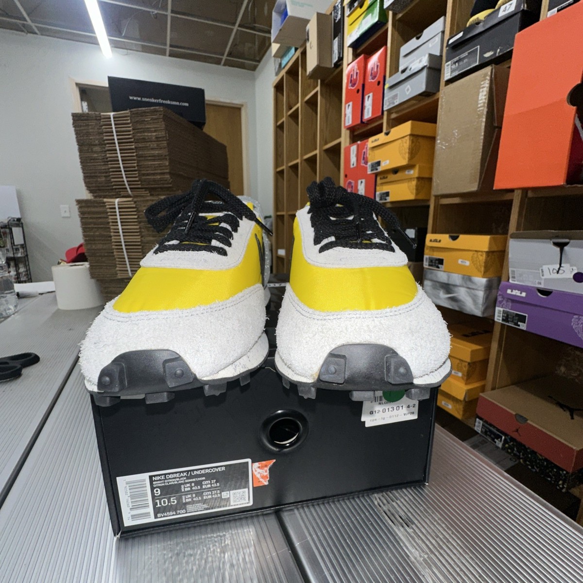 136). Size 9 - Nike Undercover x Daybreak Bright Citron