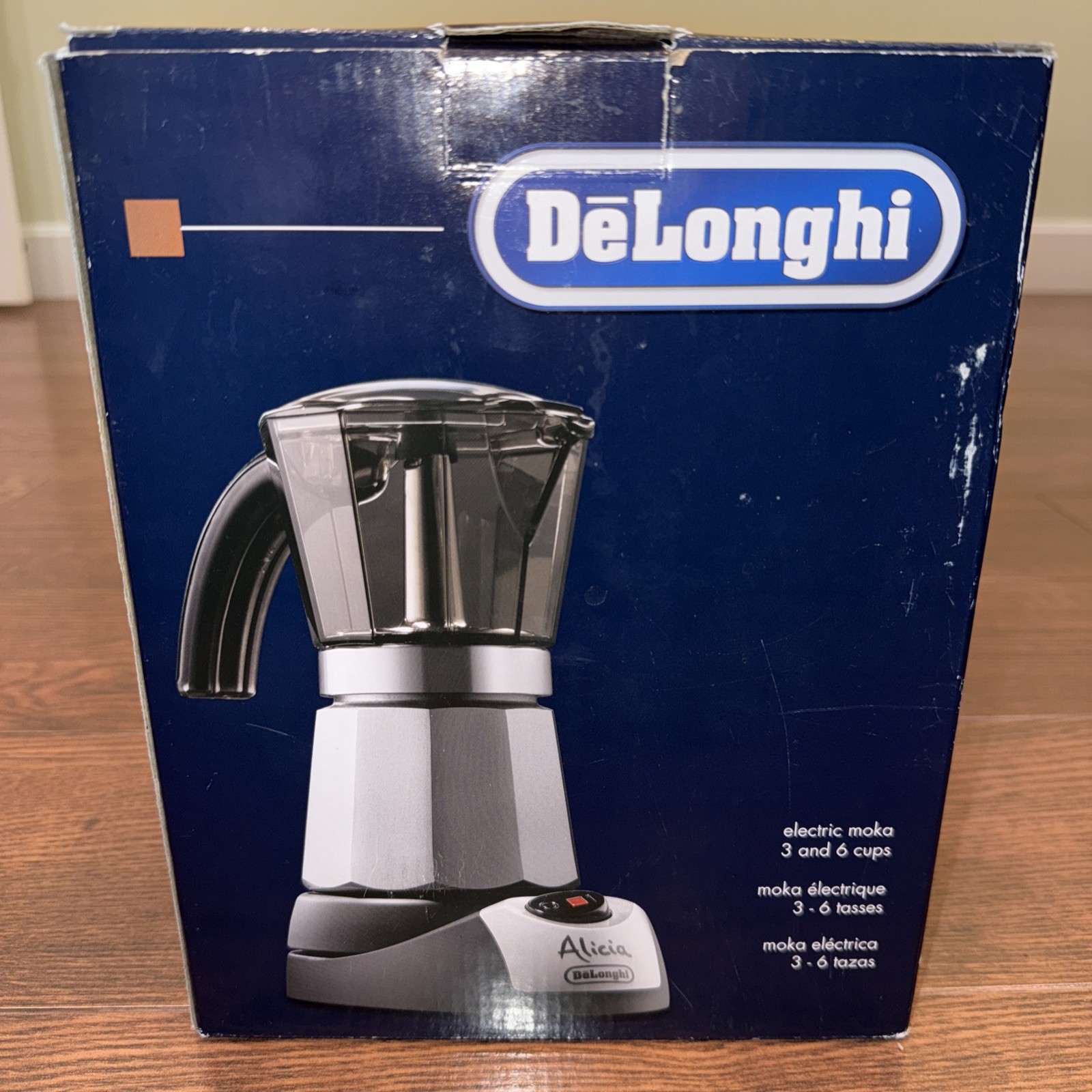 Delonghi EMK6 Alicia Electric Moka Espresso Coffee Maker 3 & 6 Cups in Box