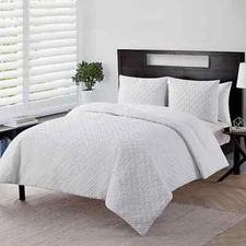 VCNY HOME NINA EMBOSSED 3 PIECE KING COMFORTER SET WHITE/BRAND NEW
