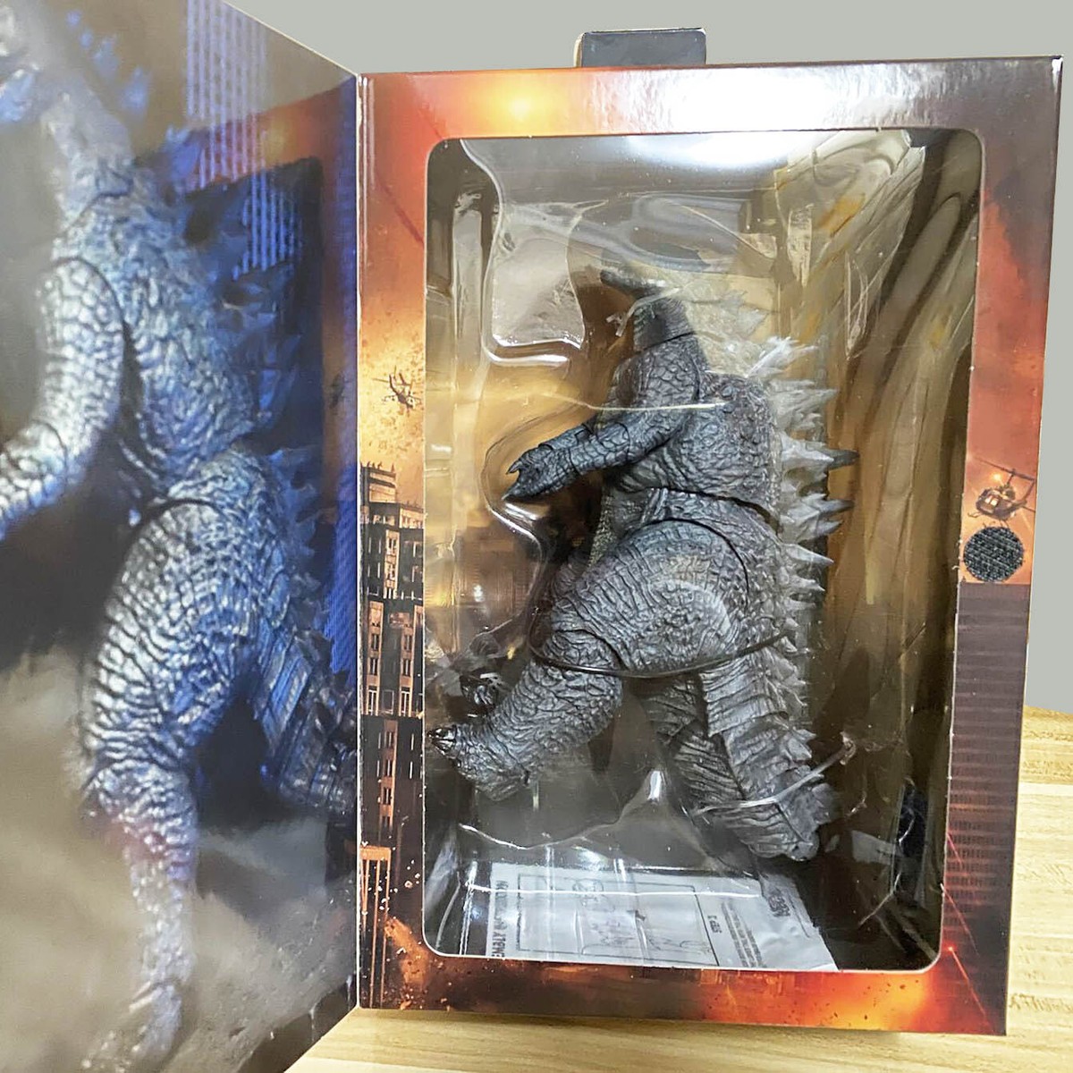 Godzilla 2014 Head To Tail Deluxe Action-figur 15 30 Cm NECA