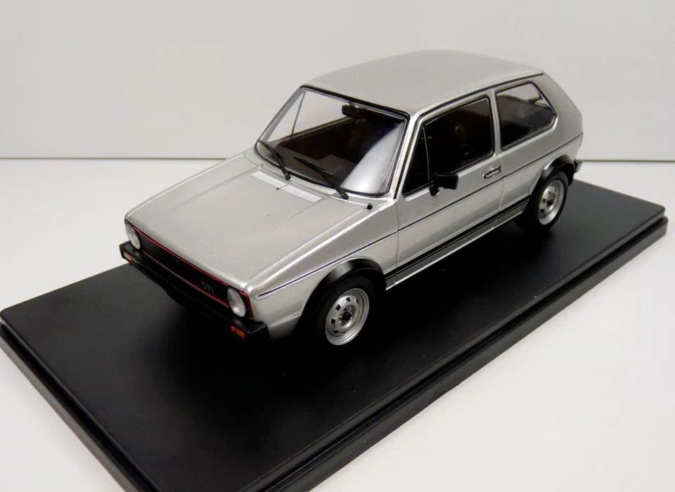 DIE CAST VOLKSWAGEN GOLF GTI - 1976 SCALA 1/24 SALVAT (17) - Immagine 2 di 2