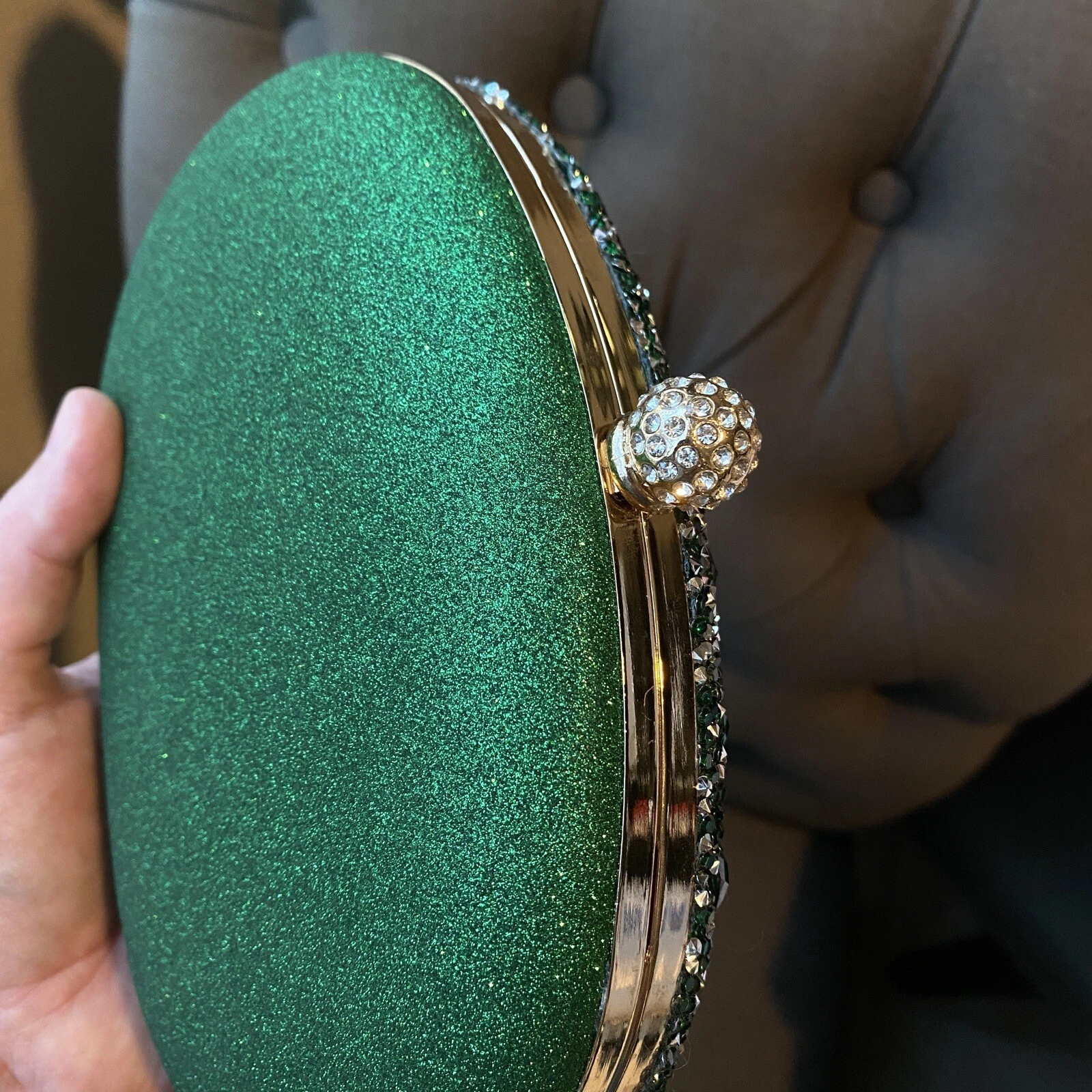 WANDLER Borsa a tracolla spilla ovale oro pochette glitter strass verde gemma