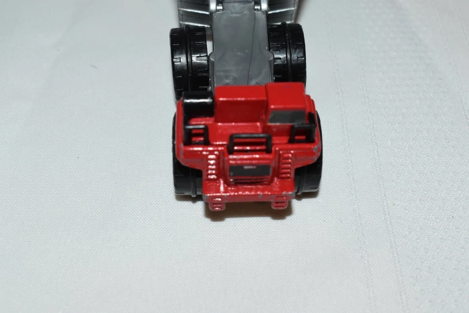 Camión de volteo Hasbro Tonka rojo hecho en Vietnam 130806A #06411 Foto 3 de 4