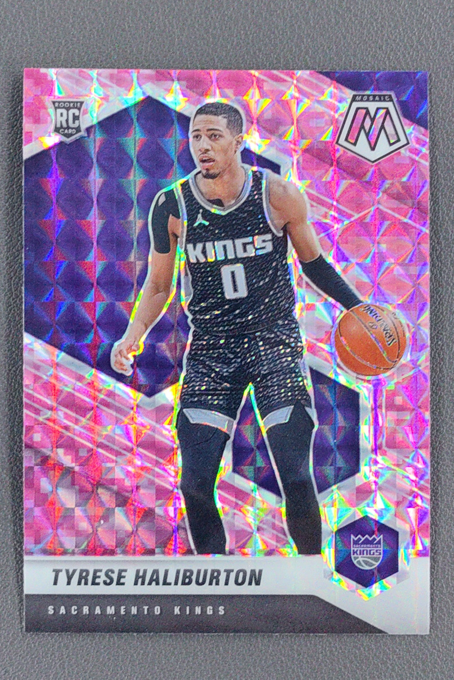 2020-21 Panini Mosaic Tyrese Haliburton Mosaic Camo Pink Rookie RC #204 Kings