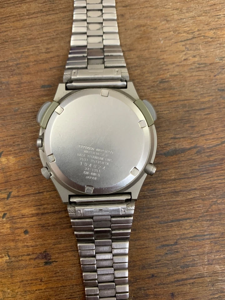Alarma cronógrafo titanio vintage Citizen 3531-351258TA muy rara Foto 3 de 4