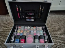 Zmile Cosmetics case. Everybody's Darling. Vegan. Brand new, label broken