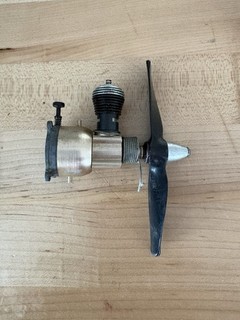 Vintage COX Babe Bee 049 Model Airplane Engine