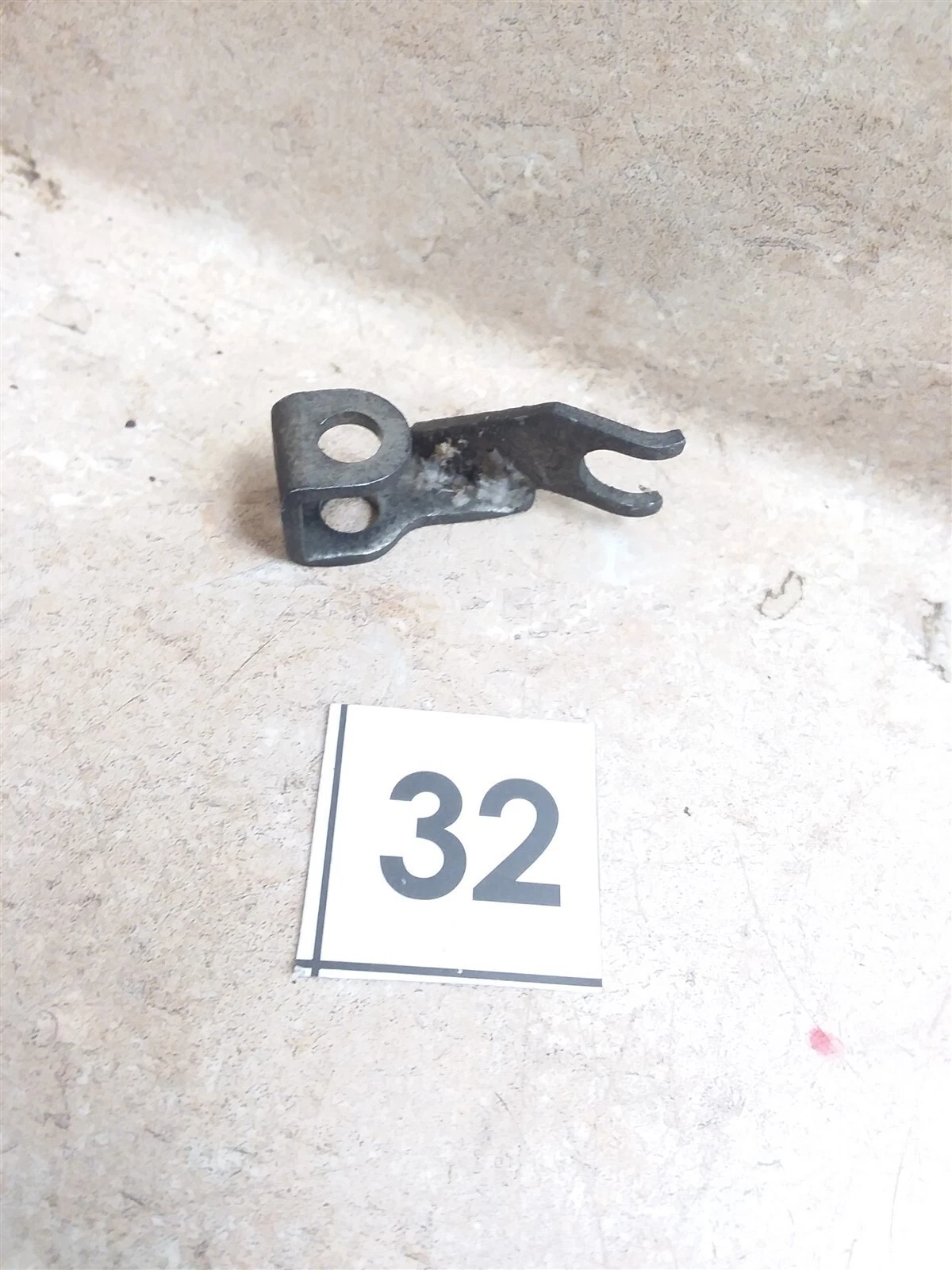Suzuki GT380 Carburetor Slide Throttle Choke Bracket 1972 1973 #32 UO AP-354
